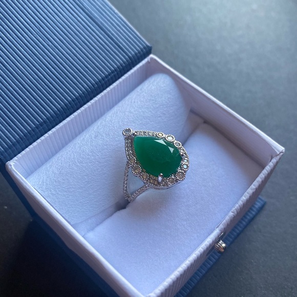 Pear Cut 4.88 ct Emerald Dinner Ring in Sterling Silver size 7.25 - Picture 7 of 16